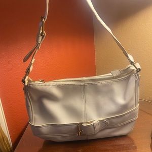 BRAND NEW Buckled White Y2K Purse with Inside Pockets and Zipper